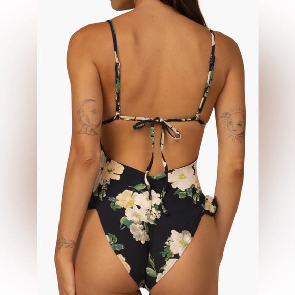 MONTCE Devin Rosa Ruffle One Piece Swimsuit - Picture 4 of 9